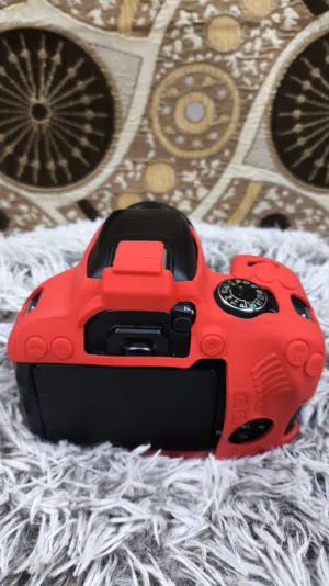 كاميرا كانون 800d للبيع