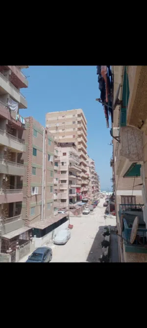 شقة للايجار بشاطئ النخيل 110م ع البلاط