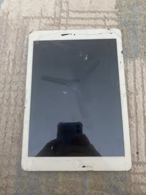 Apple iPad Air 128 GB in Muharraq