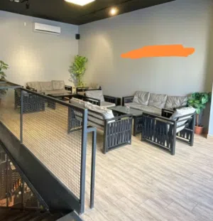 طقمين كنب حديد مستعمل بحاله جيده جدا