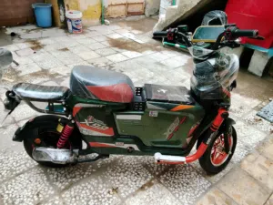 R9شحن دراجة نضيفة بطاريات جديدة