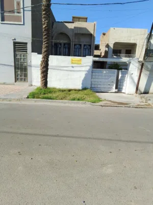 دار في حي العدل للبيع