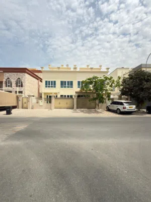 Villa for Rent in Azaiba/فيلا للايجار في العذيبة