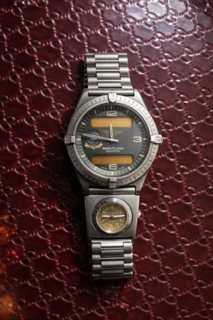 ساعه بريتلنج اصدار خاص 1998 الميناء بشعار القوات الجوية الاماراتيه موجوده بوحده UTC توقيت جرينتش