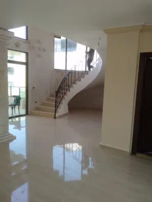 شقة دوبليكس رائعة  في (عبرا) صيدا جاهزة للاستلام قرب الجامعة الياسوعية