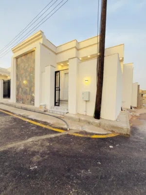 130 m2 3 Bedrooms Townhouse for Sale in Tripoli Ain Zara