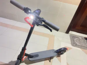 سكوتر كهربائي للبيع مع شاحنه