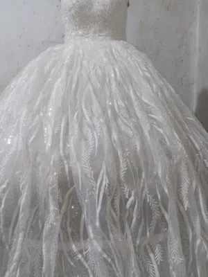 فساتين زفاف وخطوبه للبيع