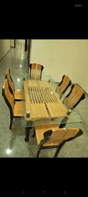 6 chairs & dining table