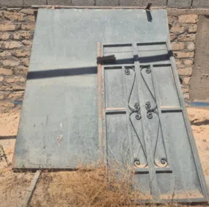 باب مزرعة حديد