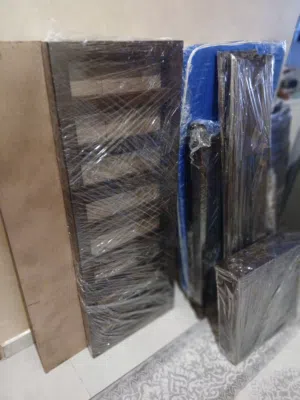 سرير اطفال بحاله جيده جدا خشب صلد