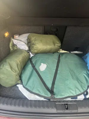 Tent 2 places with sleeping bags and thermo wagon