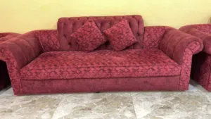 كراسي بحاله جيده ممتازه   عدد 3 كراسي تسع 8 أشخاص مع الطاوله للبيع