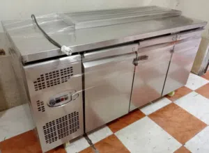 ثلاجة اندركاونتر ستانليس بره وجوه مستورده بحالة الزيرو وبلزق المصنع وماتحطش فيها مفك