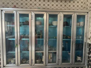 رفوف مال صحون المطبخ او اشياء غير شي
