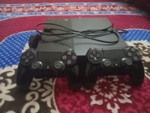 PS4 For Sale Good Condition 2 controller