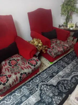 طقم كنب سبع مقاعد واسع و مريح