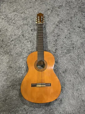 Yamaha c40 for sale in perfect condition