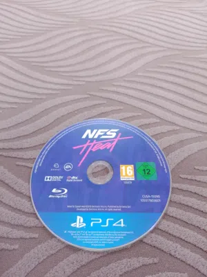 لعبة need for speed heat NFS نظيف شغال مئة بالمئة