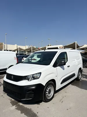 Peugeot Partner Refrigerated Van, GCC specs, model 2020