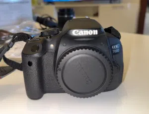 كاميرا كانون 700D للبيع  Canon EOS 700D for sale