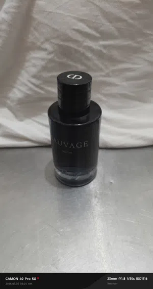 للبيع مجموعة عطور أصلية بحالة ممتازة السعر قابل للتفاوض للمهتم بالشراء