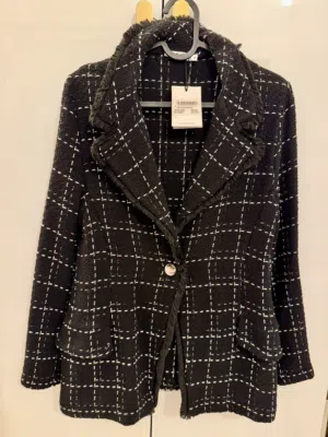 بليزر نسائي وشنط نسائي وقبعات شور