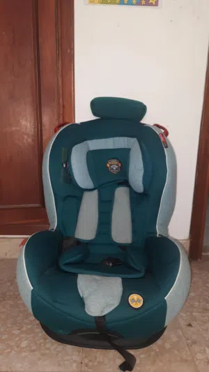 مقعد سياره مناسب لاعمار متعدده من 0-10 سنوات