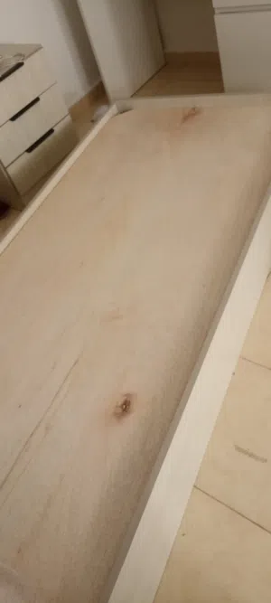 للبيع تخت لاتيه مفرد