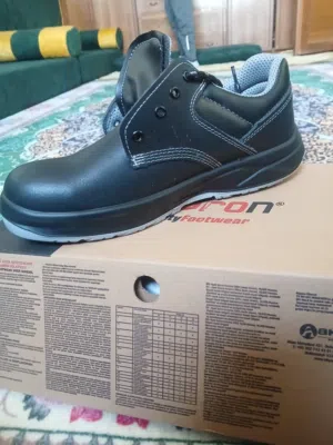 سيفني بوت اصلي جديد بسعر ممتاز