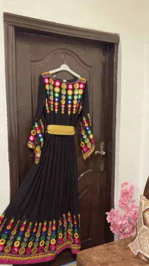فستان للبيع