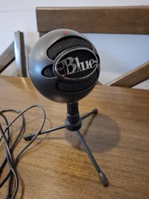 Blue Yeti Snowball Microphone (barely used)