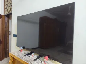 شاشة سامسونج موديل q8f حجم 65