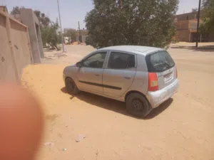 سيارات  للبيع كيا بيكانتو ومازدا فاشي