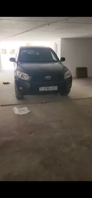 جيب-تويتا-راف-4