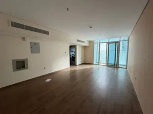 غرفتين  وصاله  مساحه  كبيره تشطيبات  سوبر ديلوكس خزاءن  بالحاءط موقع  مميز علي شارع  التعاون  الجديد