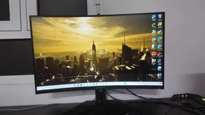 32" Other monitors for sale  in Muscat