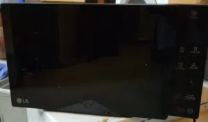 مايكرويف LG مستعمل نظيف للبيع