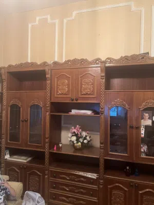 اثاث مستعمل للبيع بحاله ممتازه اثاث متين و عريق  خشب زان بدون حشوه او قشور لا يوجد توصيل