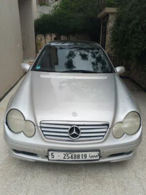 مرسيدس كاكوية C180 كوبيه للبيع او الاستبدال المحرك: المحرك الأسود. الكمبيو: توماتك. المسافة المقطوعة