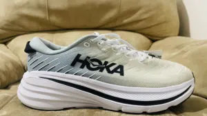 Sport Shoes . Adidas . 44 . Used3