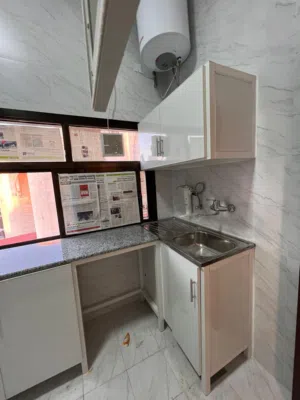 مطبخ مجهز.