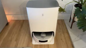 السلام عليكم ورحمة الله، للبيع مكنسة الروبوت الذكية   Ecovacs Deebot T20 Omni،
