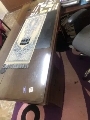 مكتب مستعمل بحال الجديد للبيع