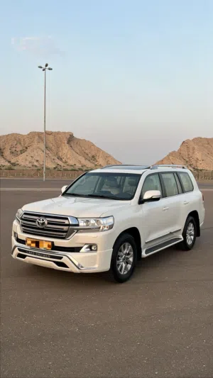 Used Toyota Land Cruiser in Buraimi