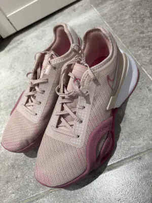 Nike Pink Sneakers – Size 38 – Worn Once – Like New