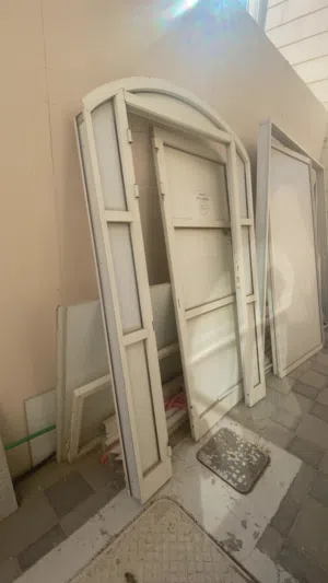 للبيع باب كبير