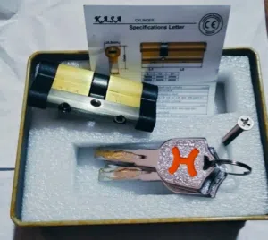 كالون وقفل لباب الشقة ضد الكسر والسرقة في من مفاتيح وكوالين الزمالك Keyzamalek locksmith cairo 24/7
