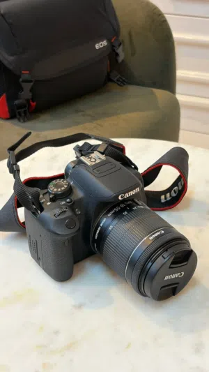 للبيع كاميرا Canon EOS 700D