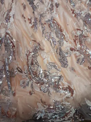 فستان سهرة مستعمل مرة واحدة فقط